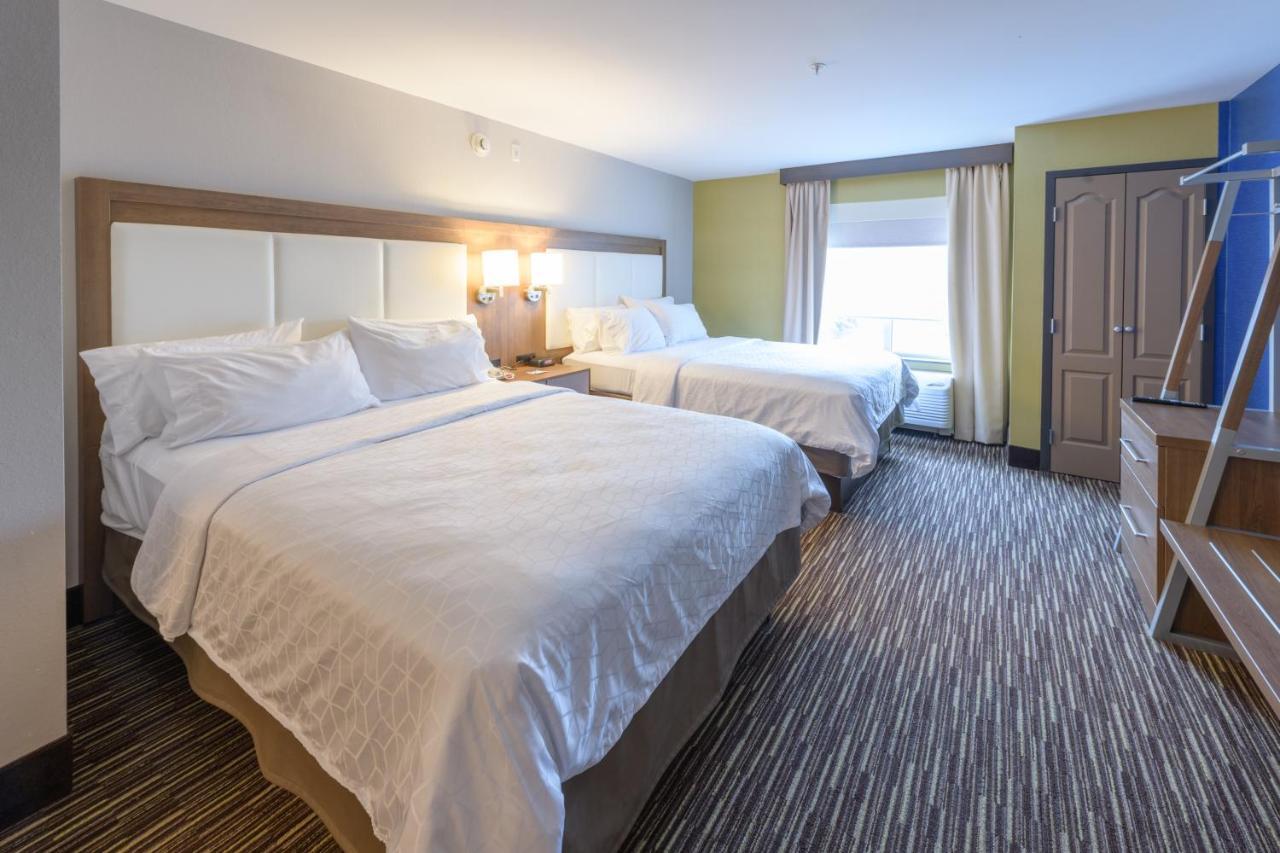 Holiday Inn Express & Suites Jamestown, An Ihg Hotel Room photo