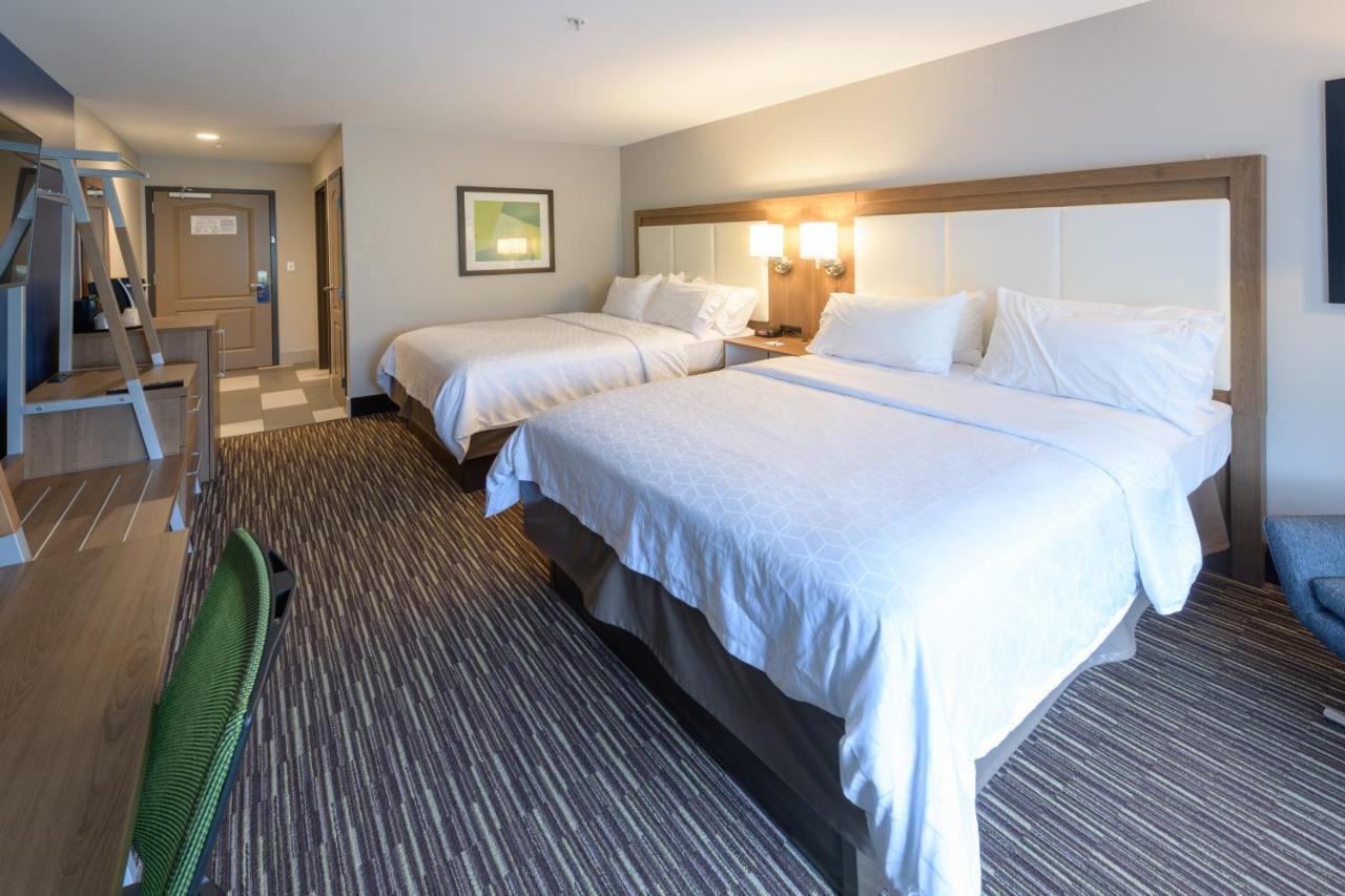 Holiday Inn Express & Suites Jamestown, An Ihg Hotel Room photo